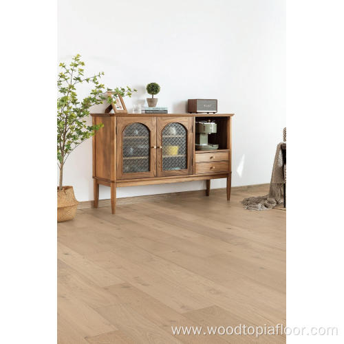 High Quality UV lacquered Oak Hardwood Flooring Indoor